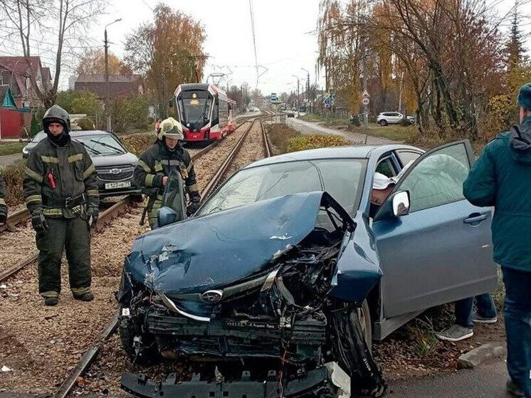 Возгорание легкового автомобиля потушили на трассе М-4 в Ефремовском районе