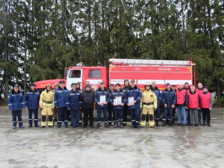 Лучшего водителя пожарного автомобиля определили в Вологодской области