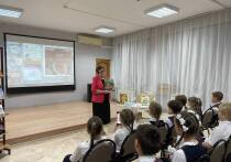 23 октября в ГКУК «Пензенская областная библиотека для детей и юношества» состоялась презентация новых книг местной поэтессы Галины Ильиной. На мероприятие, предназначенное для юных читателей, пришли школьники в возрасте семи-восьми лет.