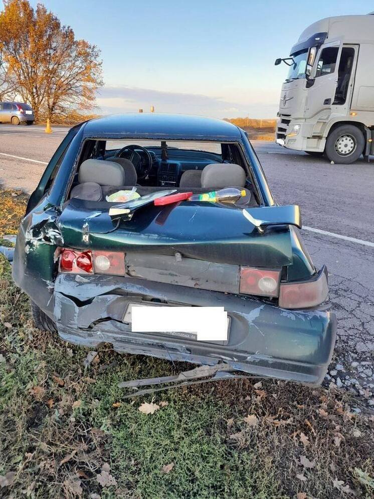 Грузовик въехал в иномарку на трассе под Уварово: трое человек в больнице с травмами