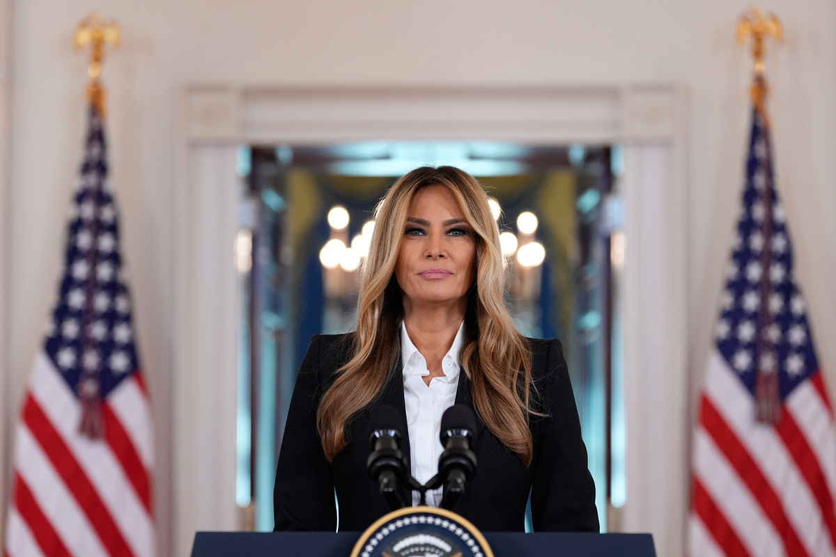 Первая леди препятствует расследованию: журналист подал иск против Мелании Трамп