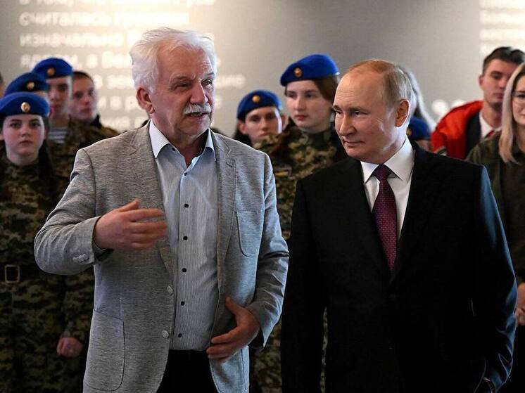 В Новосибирске впервые выступит автор биографии Владимира Путина — историк Александр Мясников