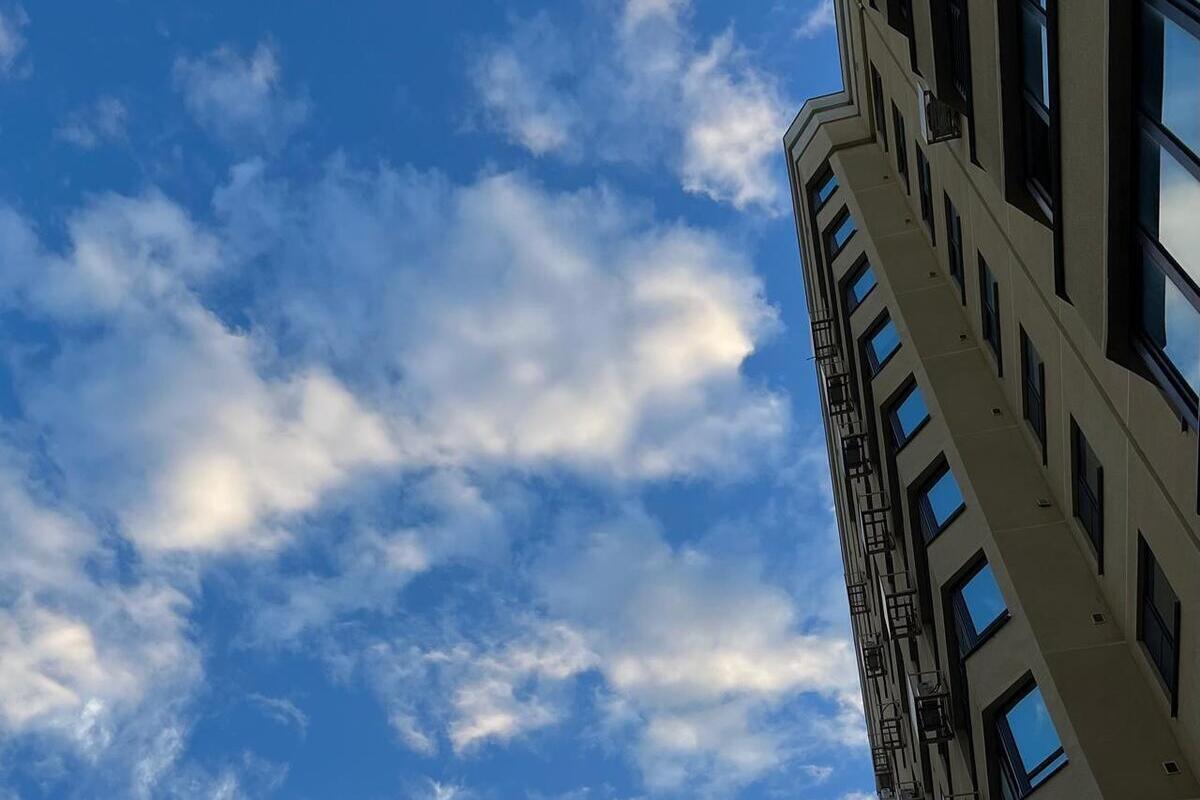 Cabardino-Balcaria rafforza il sostegno ai bambini orfani con nuove misure abitative