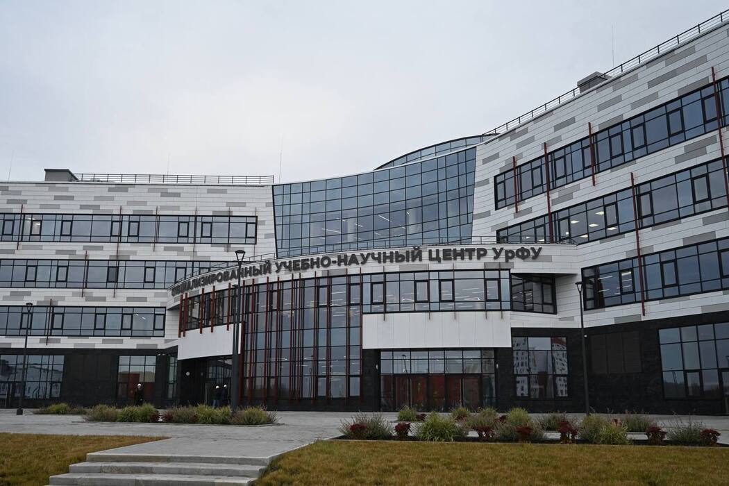 Денису Паслеру показали вторую очередь кампуса УрФУ