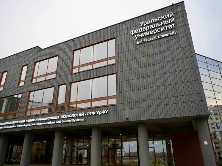 Денис Паслер оценил готовность учебных корпусов второй очереди кампуса УрФУ