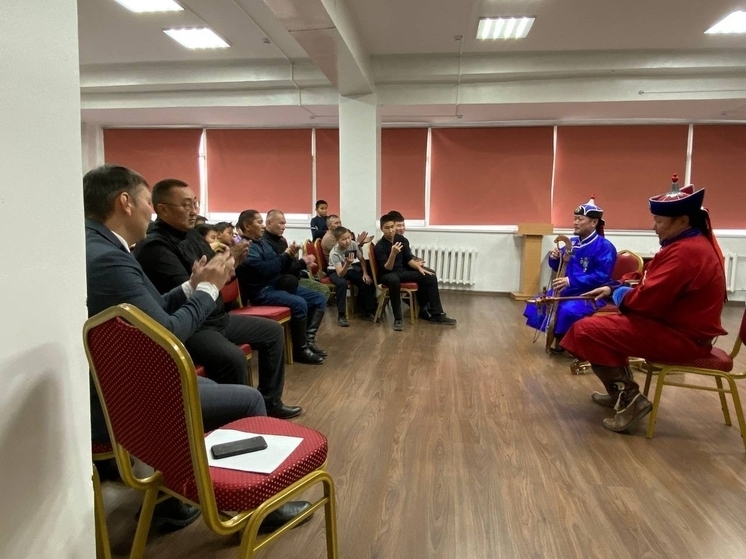 В Республиканской школе-интернате искусств им. Р.Д. Кенденбиля прошло первое заседание Совета отцов