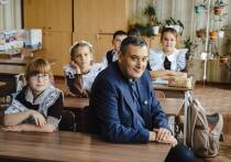 Губернатор Курской области Александр Хинштейн посетил Тимский район, где осмотрел ключевые объекты