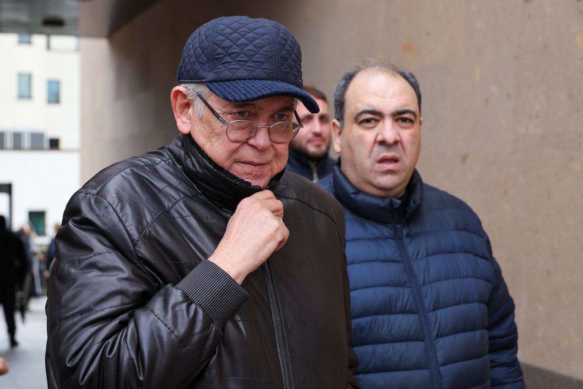 Юрий Стоянов неожиданно признался, что каждый раз удивляется получению пенсии