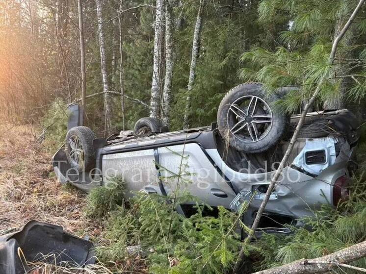 Три дорожных происшествия с выездом на обочину за сутки в Югре