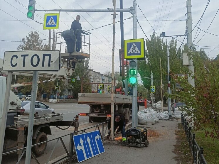 Глава Астрахани ответил на недовольство водителей новыми умными светофорами