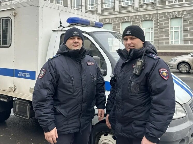 Сотрудники полиции в Рязани оказали помощь пострадавшим в ДТП подросткам