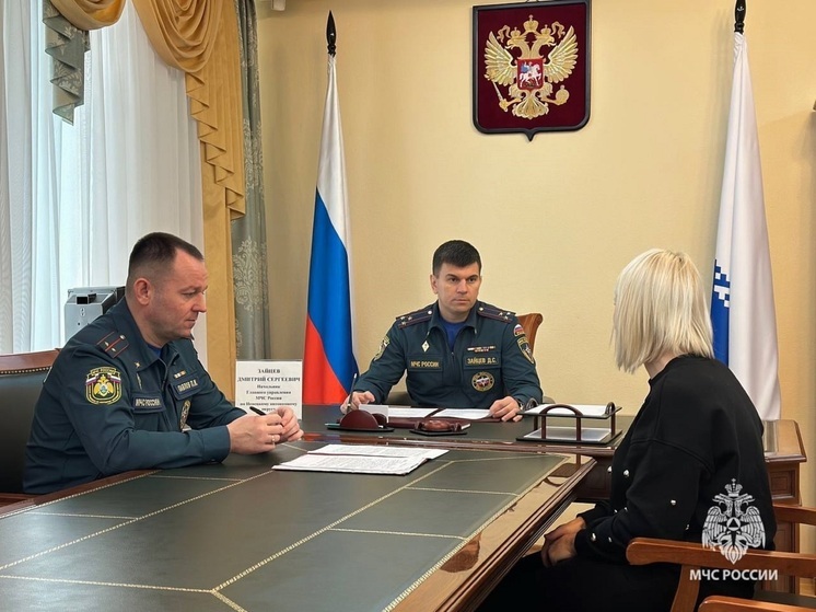 Личный прием граждан провел начальник ГУ МЧС по НАО