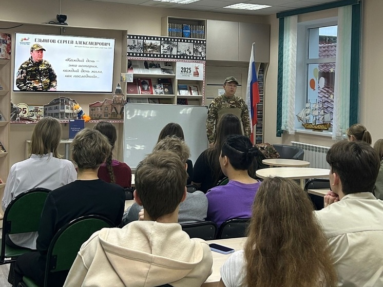 В НАО провели встречу школьников с ветераном боевых действий