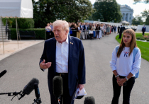 Новый пост внучки президента США Дональда Трампа Кай Трамп в соцсетях показал возможные следы на его руках еще в ночь выборов