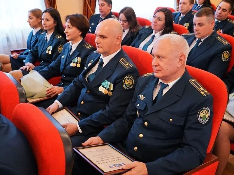В Самаре Вячеслав Федорищев ко Дню таможенника вручил заслуженные награды