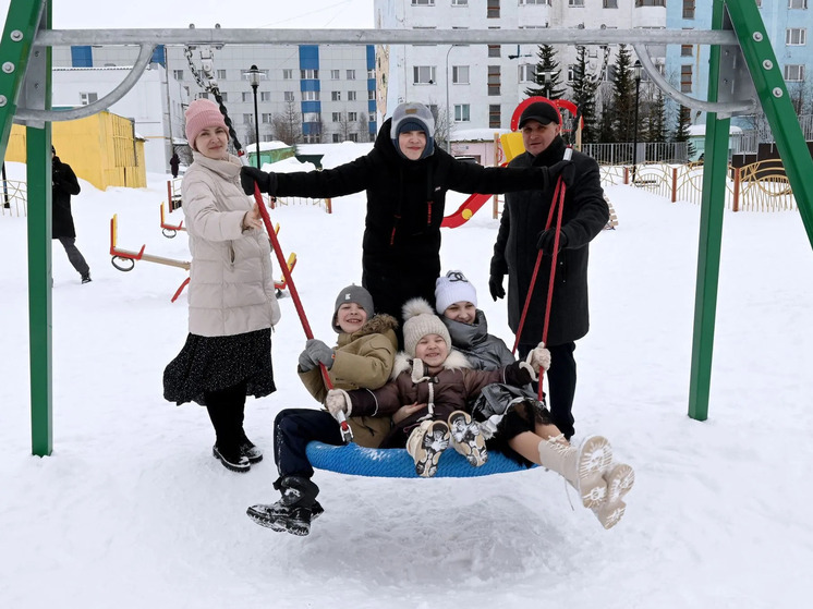 В честь праздника ямальские многодетные мамы получат единовременную выплату