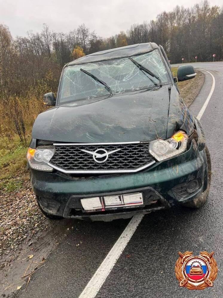В Тверской области машина вылетела с дороги и опрокинулась