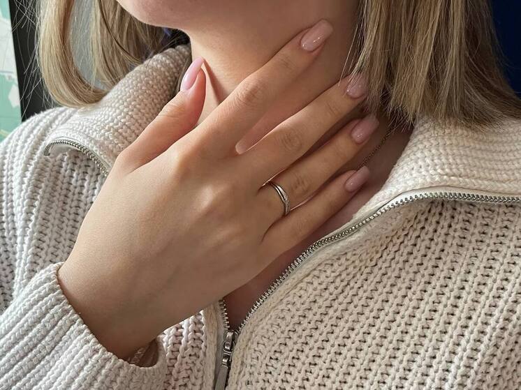 Петербуржцев попросили не трогать лицо грязными руками