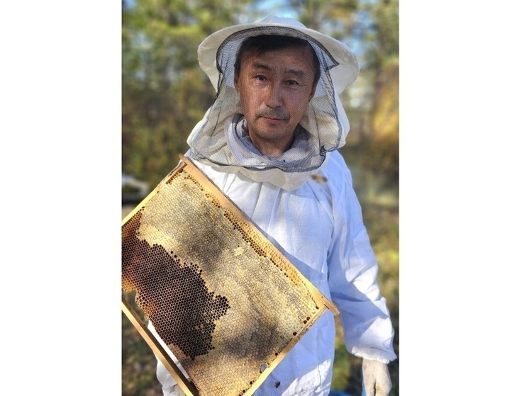 Якутский пчеловод завоевал бронзу на выставке «Золотая осень»