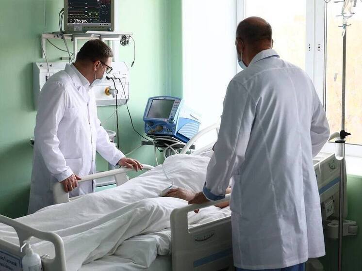 Алексей Текслер навестил в больнице пострадавших при взрыве в Копейске