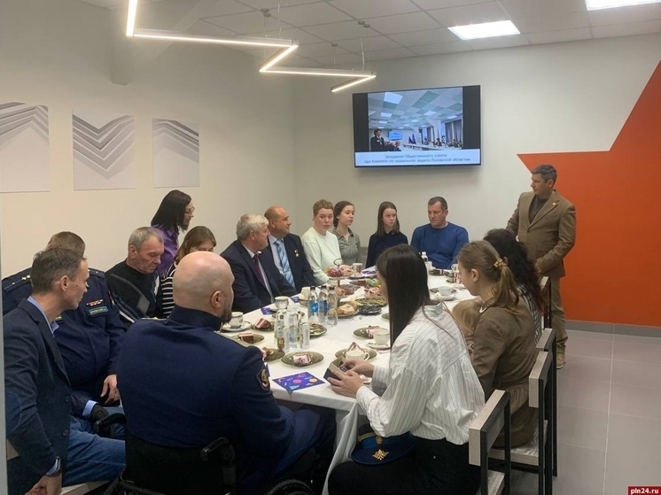 Новые адаптированные автомобили подарили ветеранам СВО в Пскове