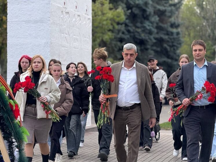 Студенты и руководство Мелитопольского колледжа почтили освободителей города