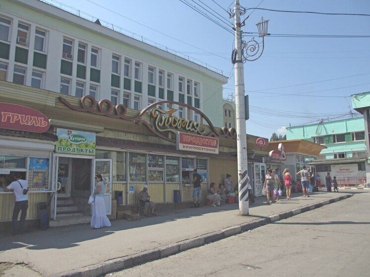 На Привокзальной площади в Саратове снесут большое здание
