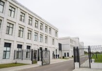 Площадь госпиталя превышает 27 тысяч квадратных метров, а вместимость составляет 150 коек