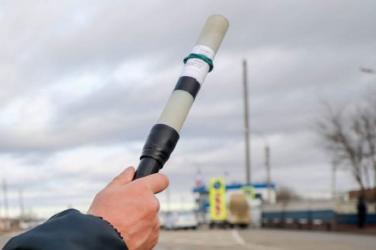 Водителя задержали в Камышине за попытку дать взятку инспектору ДПС