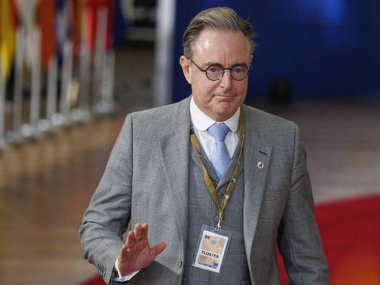 Издание Politico назвало де Вевер, Мерца и Фицо "плохими мальчиками"