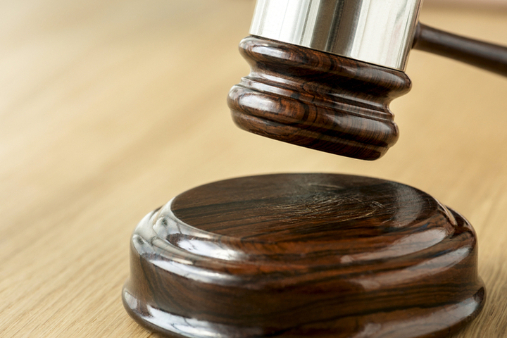 Французскую биатлонистку-чемпионку Симон осудили за кражу