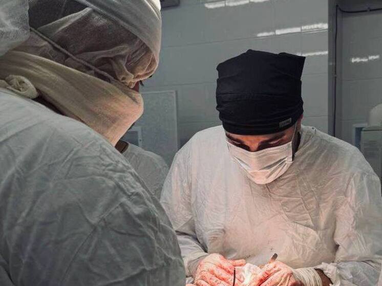 Врачи из Грязей провели операцию на сердце пациента с ножевым ранением