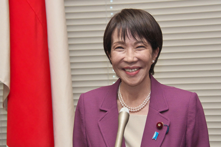 Первой женщине-премьеру Японии предсказали провальную карьеру