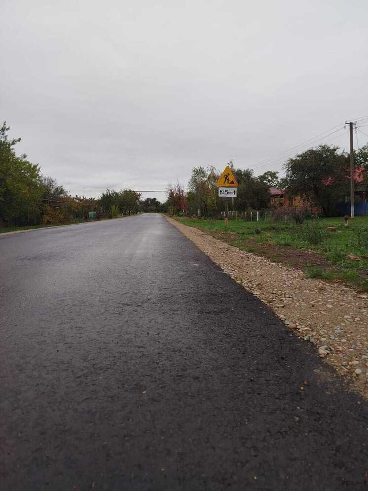 В станице Кармалиновской на Ставрополье отремонтировали две дороги