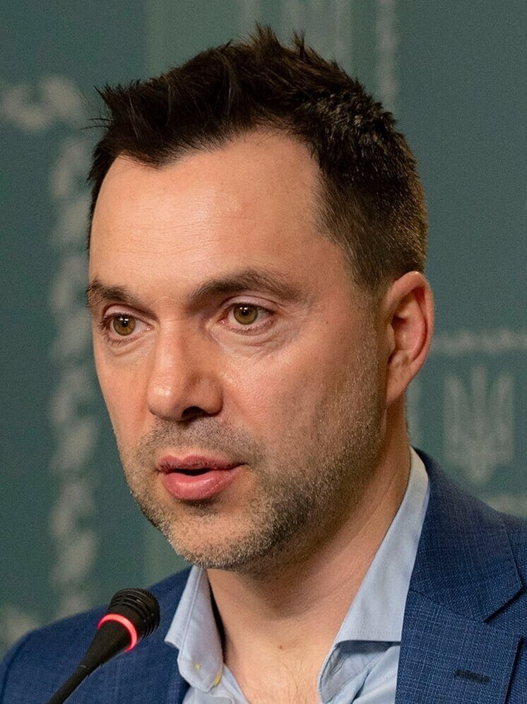 Арестович*: на Украине возможен призыв женщин в ВСУ и ужесточение мобилизации