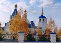 По народному календарю 26 октября 2025 года отмечается Агафонов день. Православная церковь в эту дату вспоминает мучеников Карпа, епископа Фиатирийского, диакона Папилу, его сестру Агафоники и Агафодора.