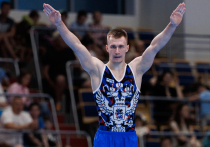На чемпионате мира по спортивной гимнастике в Джакарте российский гимнаст Даниел Маринов завоевал бронзу на брусьях, набрав 14,466 балла. Это четвёртая медаль сборной России на турнире — ранее Ангелина Мельникова выиграла два золота и серебро. Маринов и Якубов не попали в число призёров в опорном прыжке, заняв шестое и седьмое места. Чемпионат стал первым для россиян после четырёхлетнего перерыва из-за санкций FIG.