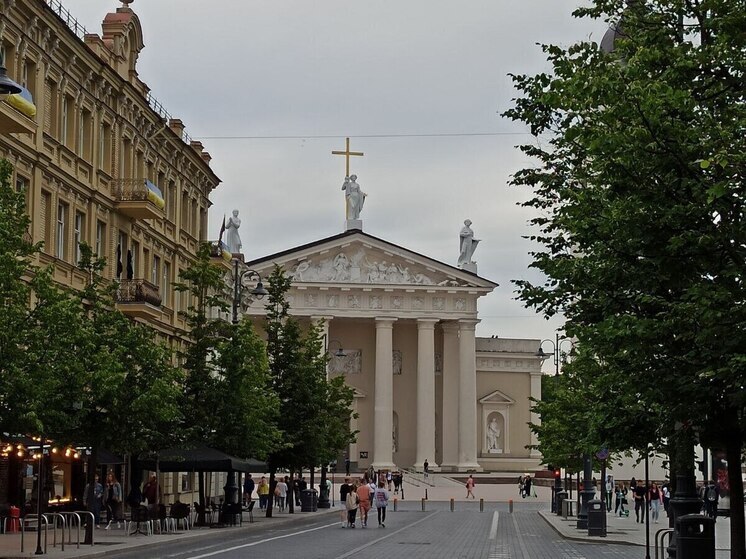 Литва после инцидента с шарами восстановила движение через границу с Белоруссией