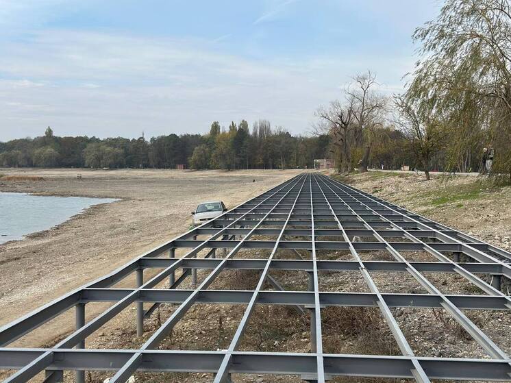 На Новопятигорском озере приступили к работам по обустройству пирса