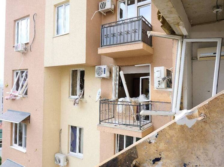 В Сочи расчищают дом, повреждённый взрывом бытового газа