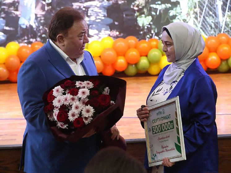В Ингушетии наградили победителей республиканских конкурсов «Лучшее личное подсобное хозяйство» и «Фестиваль цветов»