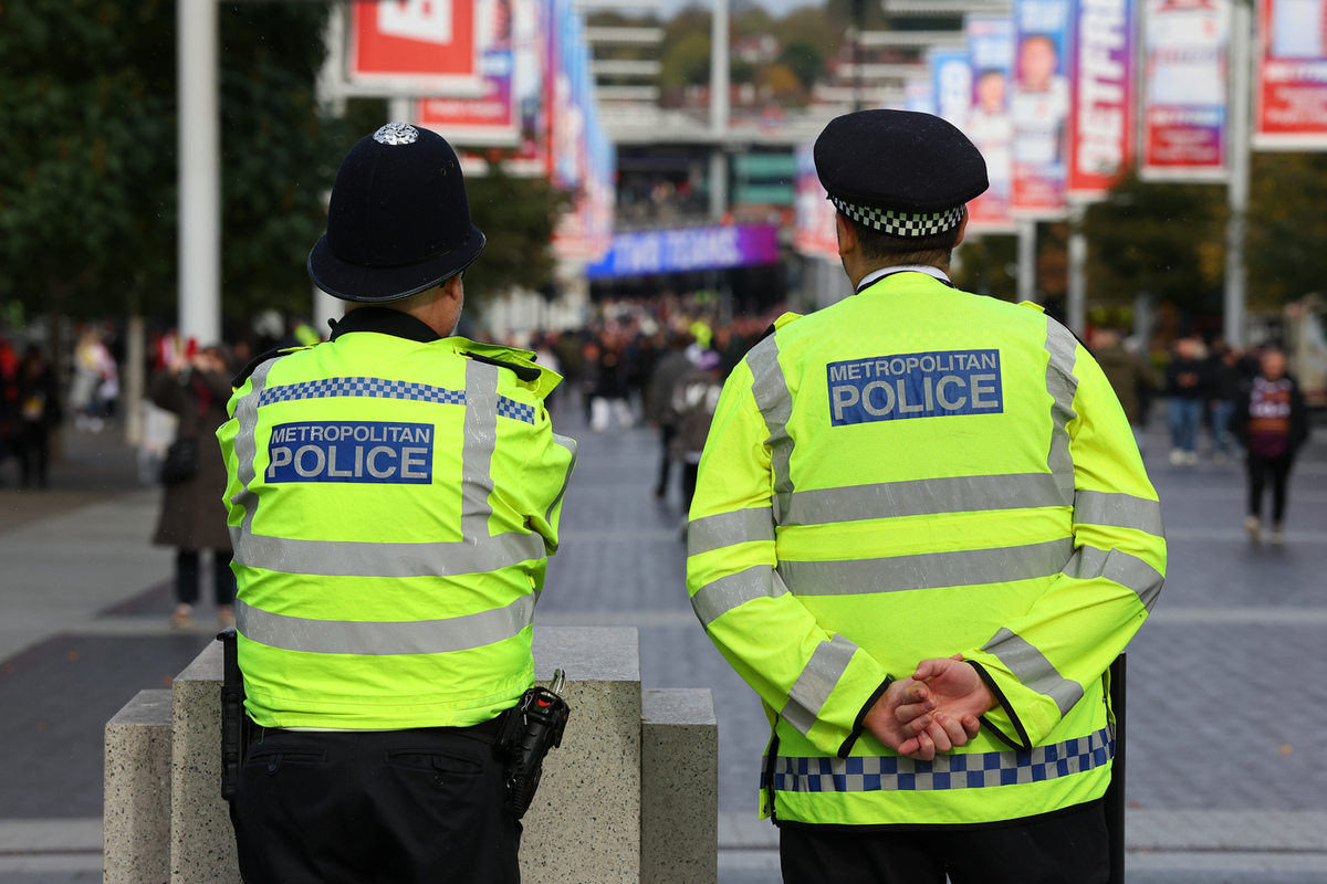 Запрет ультраправого марша в Лондоне привел к массовым акциям протеста