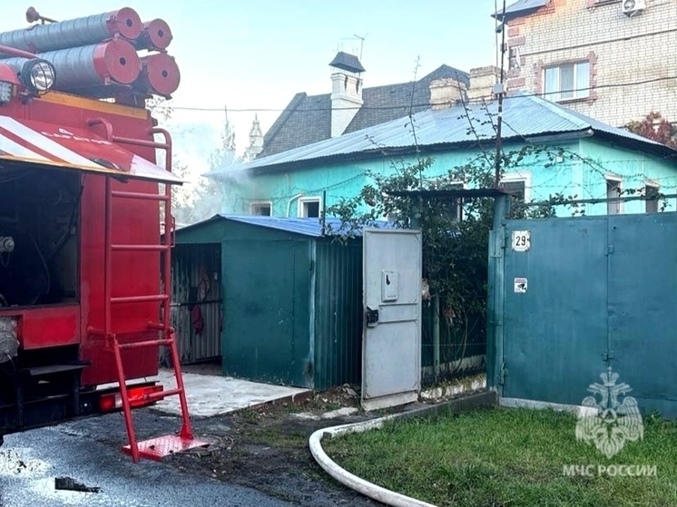 В Саратове у Горпарка сгорел дом