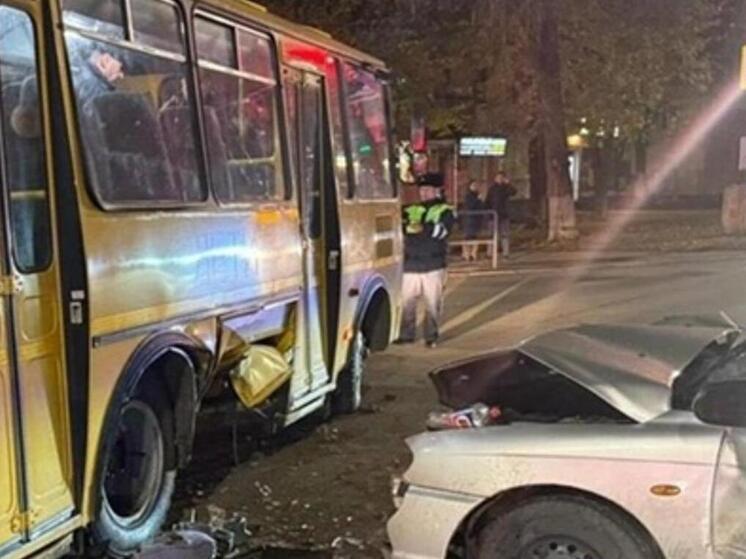 ДТП с автобусом с детьми в Самаре вечером 25 октября: пострадали 6 человек