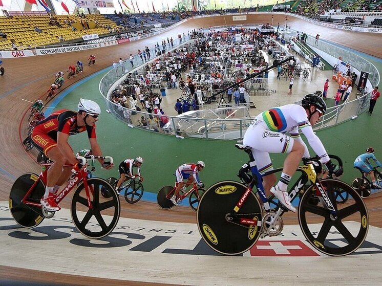 Российская спортсменка Бурлакова взяла серебро ЧМ по велотреку