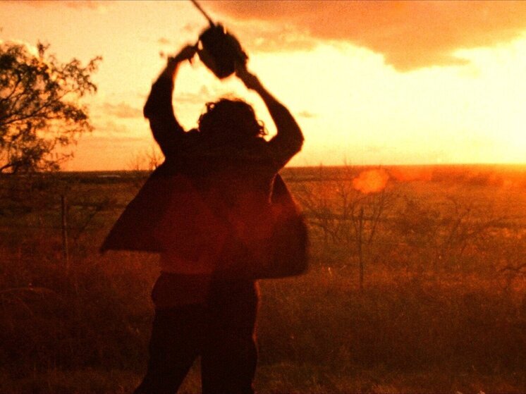 Мужчина с бензопилой напал на группу молодежи в Артях