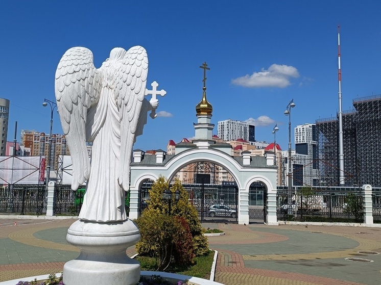 Митрополит Евгений рассказал, как читал иностранные вывески в Москве