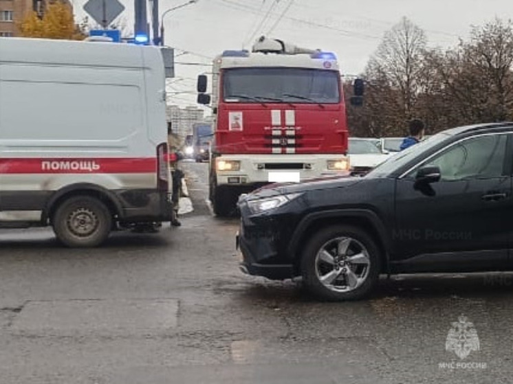 На калужском Правобережье встретились две иномарки