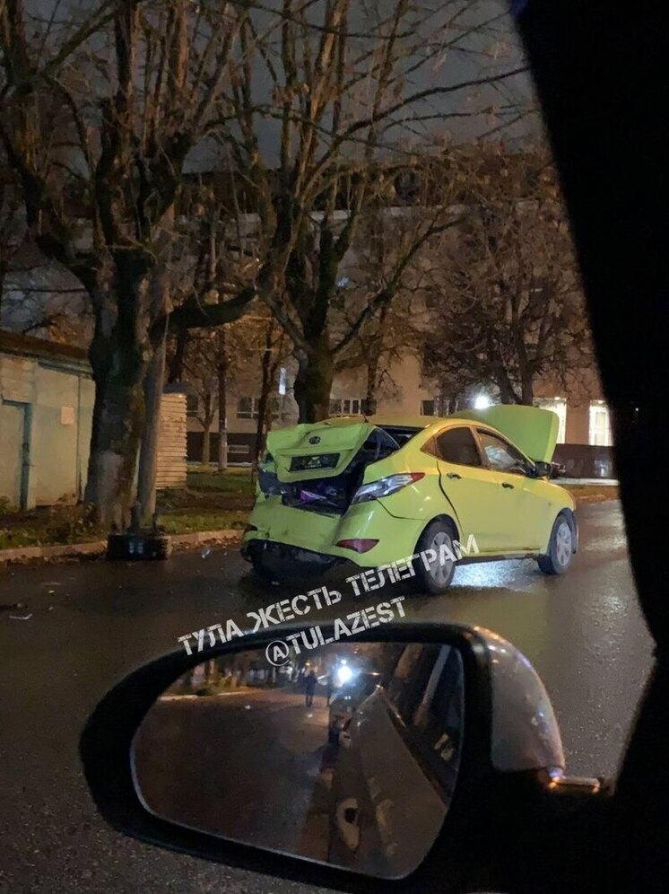 В Туле водитель скрылся с места ДТП на Тургеневской, повредив автомобили