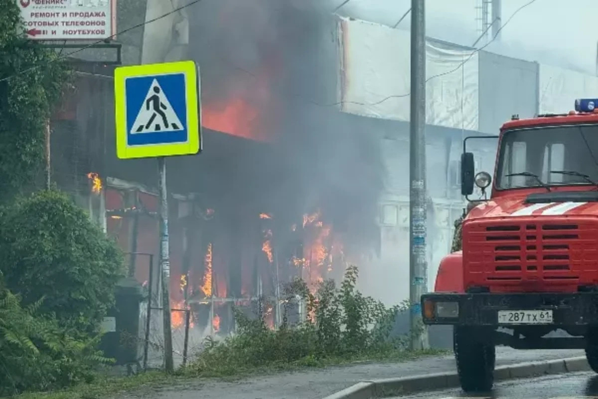 Incendi nella regione di Rostov: dieci casi spenti in 24 ore grazie all'intervento dei vigili del fuoco